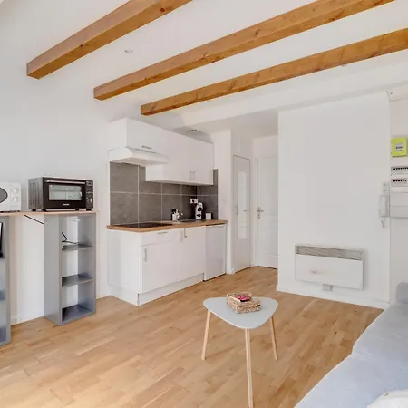 Apartment Wood Mood - *